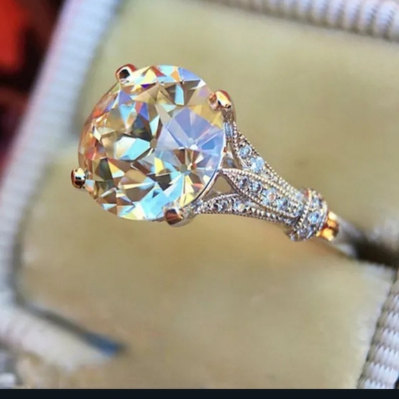 🩶🩶NEW🩶🩶 STUNNING!! Vintage 2.5kt Round CZ Ring in SILVER Plating - Picture 4 of 16